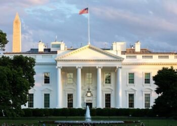 Biden Encourages Continued Collective Bargaining in US Ports Dispute