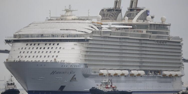 Construction Time-Lapse: Harmony of the Seas, World’s Biggest Cruise Ship