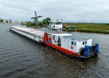 zero-emission barging operation