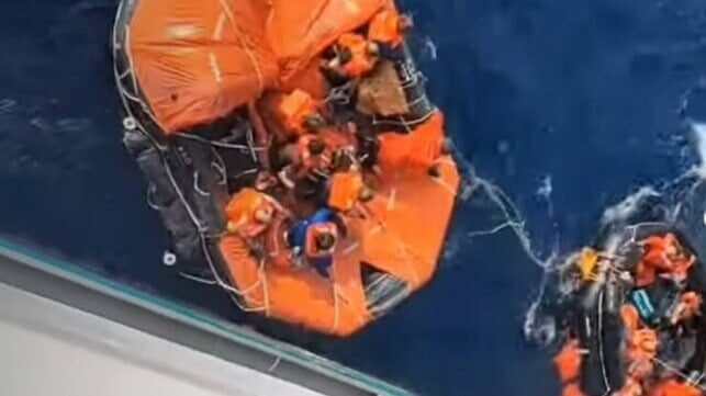 Quick Action of Chinese Containership Saves Crew from Rafts off Philippines