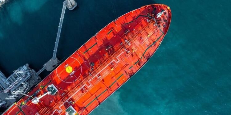 US Sanctions Maritime Companies, Vessels for Shipping Oil Above Russian Price Cap