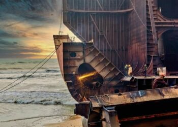 Shipbreaking Prices Hit the Summer Doldrums