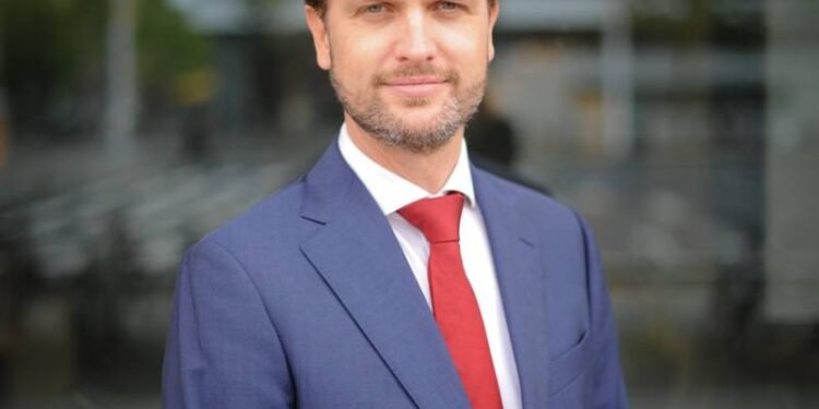 Zaadnoordijk Named CEO of Radio Holland