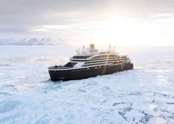 First Triple LEO Network Established for Polar Cruise Ship