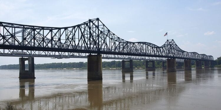 Mississippi River Bridge Hit by Three Towing Vessels in Three Days
