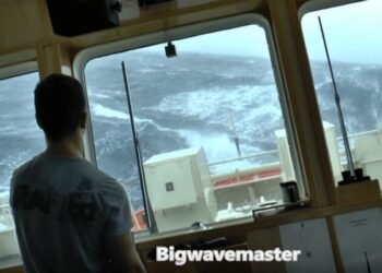 WATCH: Emergency Response Vessel Battles Heavy Seas During Storm Gertrude