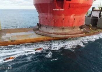 Shell Sues Greenpeace for Boarding Penguins FPSO While in Transit