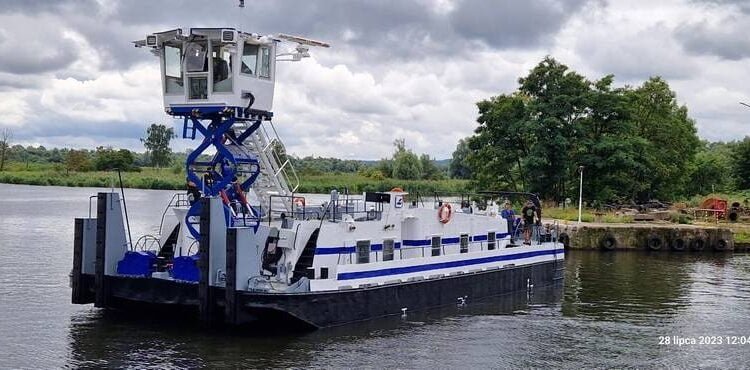 Rhenus Upgrades Engines on Two Pushboats