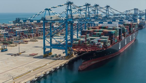 Container Volumes Surge 32% at Abu Dhabi’s Khalifa Port in 2015 20160106_Cargo-2015-feature
