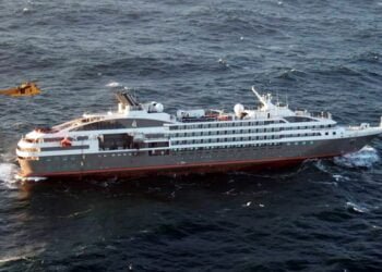 MoD: Luxury Cruise Ship Was In Danger of Grounding, New Photos and Video Show ‘Complex’ Rescue