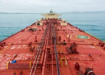 In World With Too Much Crude Oil, Tanker Owners Reap Billion-Dollar Windfall
