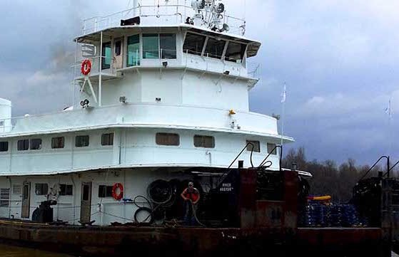 Sunken Towboat Restricting Traffic on Mississippi River Near Memphis