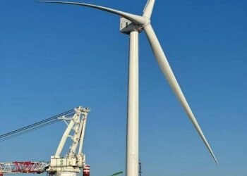 First Turbine Installed for Vineyard Wind 1