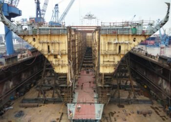 Containership Widening Brings New Era for Shipowners and New Hope for Panamaxes