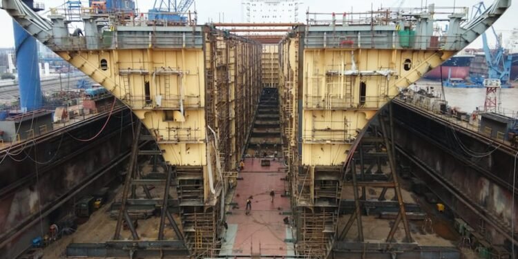 Containership Widening Brings New Era for Shipowners and New Hope for Panamaxes