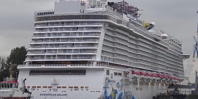 WATCH: Norwegian Escape Maiden Call at Hamburg