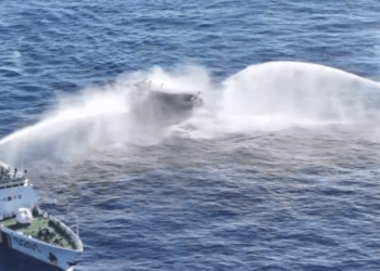 China Coast Guard Injures Four With Water Cannon in S. China Sea Standoff