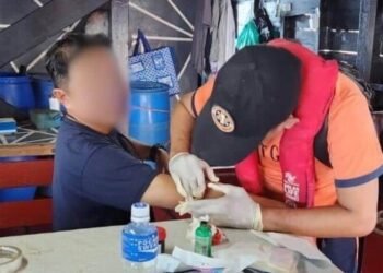 Video: Chinese Water Cannon Breaks Bridge Windows on Philippine Boat