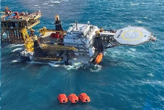 Gale-force Winds and High Waves Leads to Tilting of Elevated Liftboat