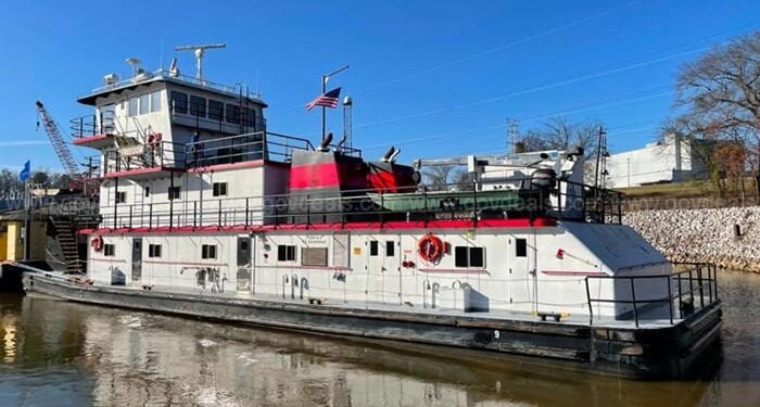 TVA towboat