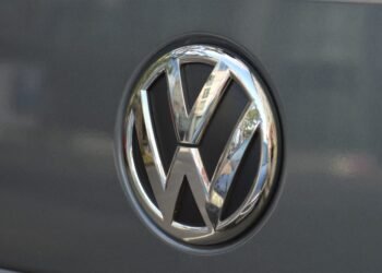 Dispute Over Rigged Ship Engine Tests Adds to Volkswagen’s Woes