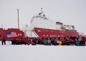 Cutter crew reaches North Pole