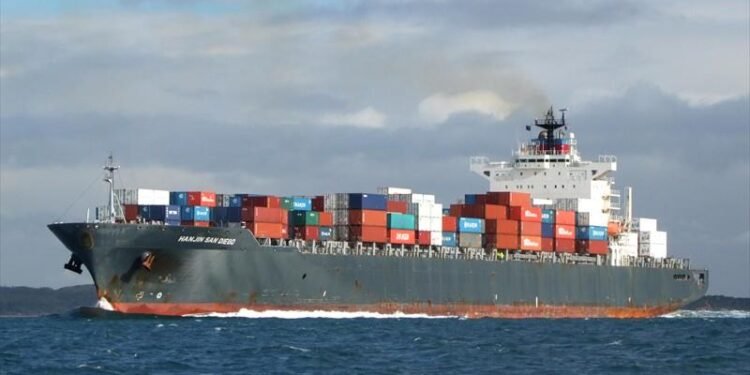 Hanjin Containership Nearly Grounds in North Carolina After Losing Power