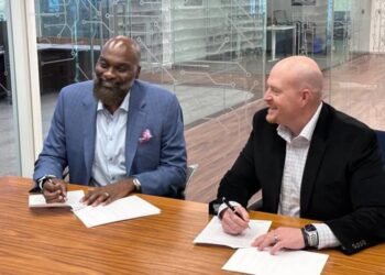 hybrid solution agreement signing