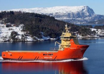 Siem Platform Supply Vessel Rescues Over 600 Migrants in Mediterranean