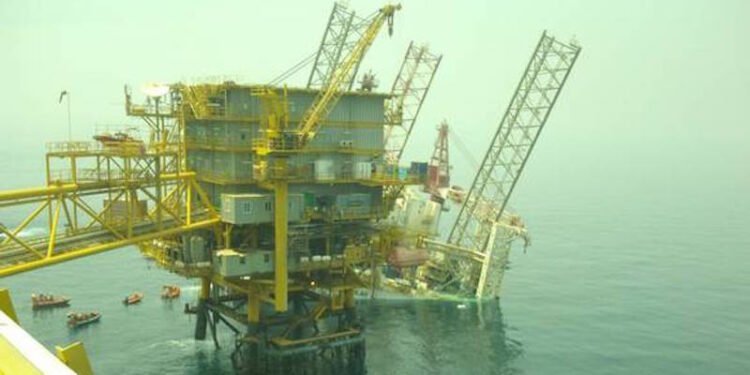 Jack-Up Collapses at Maersk-Operated Al Shaheen Field Off Qatar