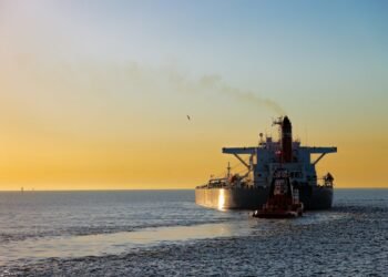 Tankers Take 4,000-Mile Detour as Oil Prices Plunge