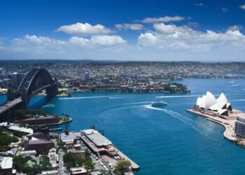 Sydney Harbor Gridlock Stalls Fastest-Growing Cruise Ship Market
