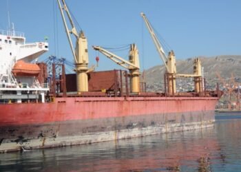 dry bulk carrier ship shipping
