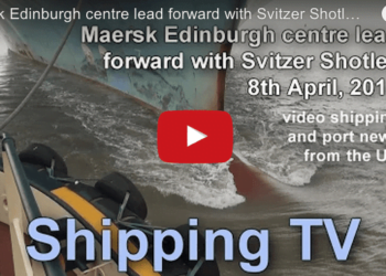 Video: Bow to Bow with Maersk Edinburgh