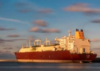 Energy Transition: LNG Prices Plummet, Dual-fuel LNG Newbuilds Rise