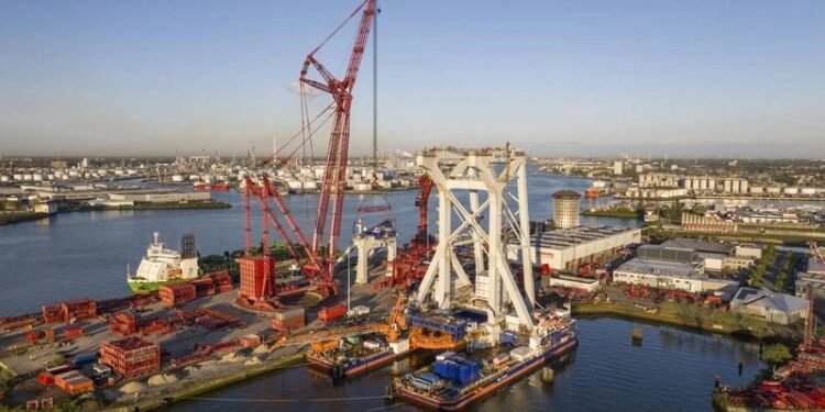 Van Oord’s Heavy-Lift Installation Vessel Gets Major Upgrade