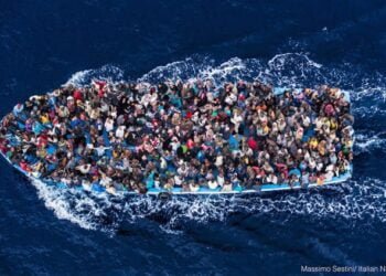 migrants italian navy