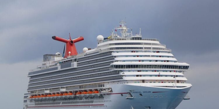 6,600 Passengers – Carnival Orders Record Setting LNG-Powered Cruise Ships