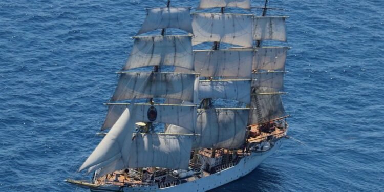 111 Feet Up – Climbing the Main Mast of a Fully-Rigged Tall Ship… at 9 Knots