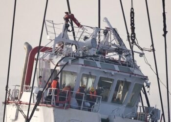 tug boat sinking Yangtze river